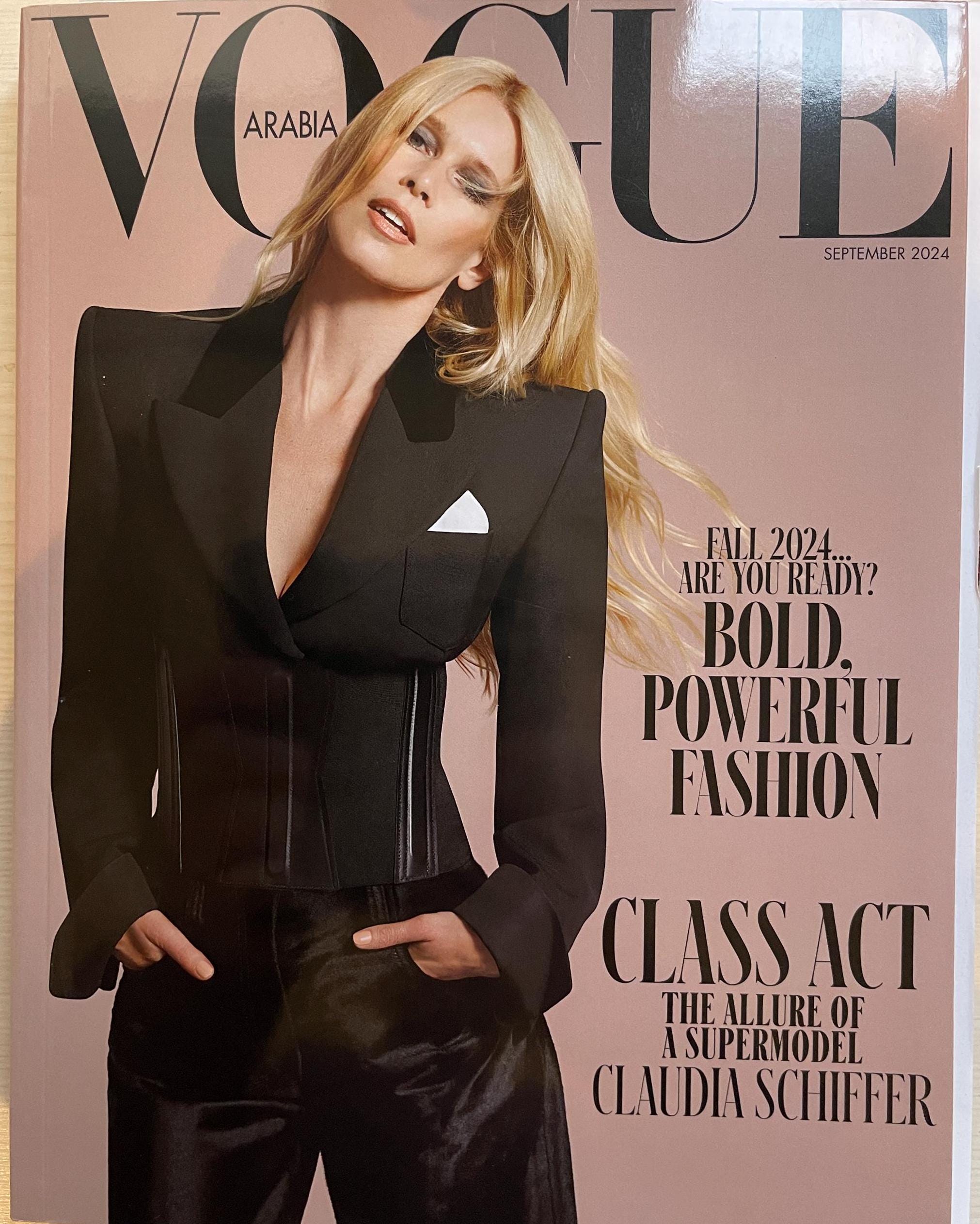 女性情報誌 Vogue Arabia Magazine December 2022 女性情報誌 Vogue Arabia Magazine December 2022 女性情報誌