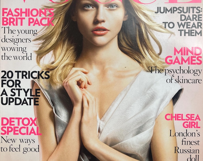 Pre-Owned Magazine Vogue Paris 2008 cover Sasha Pivovarova-Iconic style & Cover Photography Fashion Models Collectible Issue!