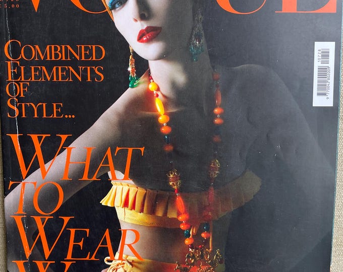 Pre-Owned Vogue Italia magazine April 2011 - cover by Steven Meisel