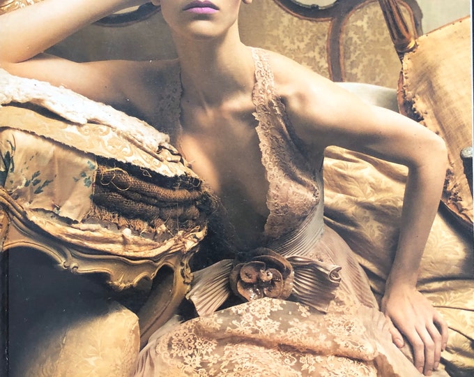 Pre-Owned magazineVogue Italia 2001 - cover Magnificent Excess