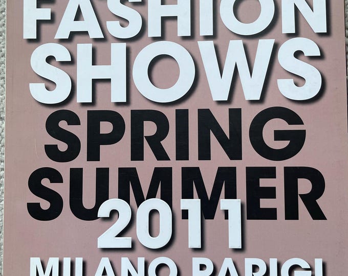 Magazine Vogue Italia Fashion Shows!-Iconic style & Cover Photography Fashion Models Collectible Issue!