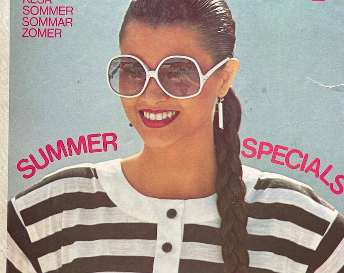 For Women who read fashion -Vintage rare fashion  magazine Simplicity look book shops 1980 Germany edition