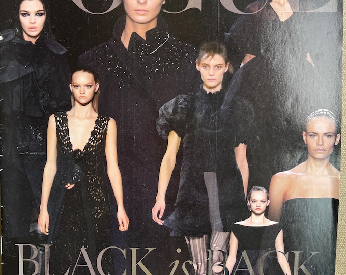 Pre-Owned magazine Vogue collections Paris supplement 2005/06 Fashion Trends Paris,Milan,London,New York!