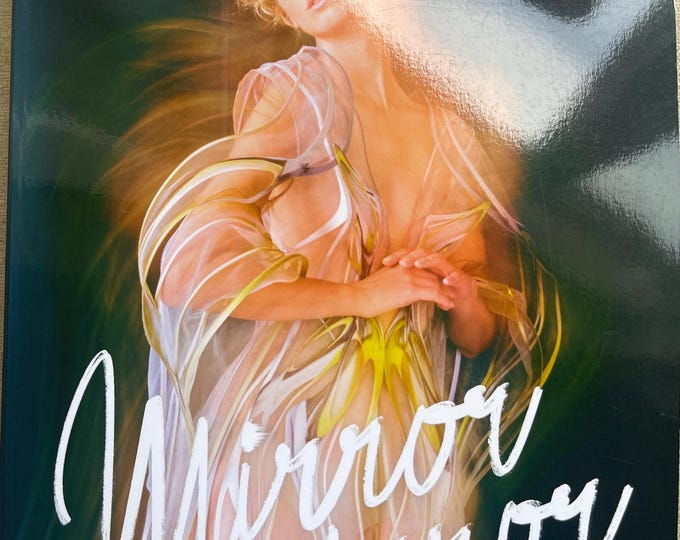 Pre-Owned Mirror Mirror Dutch Fashion & Beauty Magazine Winter 2022