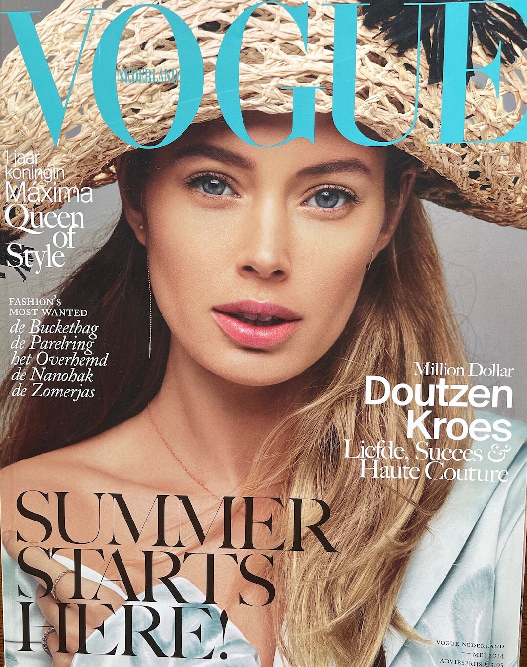 女性情報誌 Vogue Nederland Magazine April 2021 Own a Piece of Vogue History -magazine Vogue Netherlands Doutzen