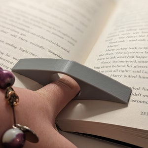 Bookmark Thumb book holder page holder Teacher gifts Book gifts bookmarks study reading Random Colour | 2EO (random colour)