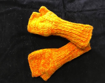 Pair of lined mittens, long mitten with separate thumb, fleece-lined knitted wool mitten, artisanal knitted wool glove