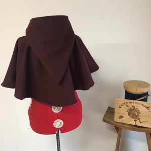 Red hood, medieval hood, hood, short hooded cape, capelet, capulet, houppelande, pilgrime, bonnet, wool hood, cape image 6
