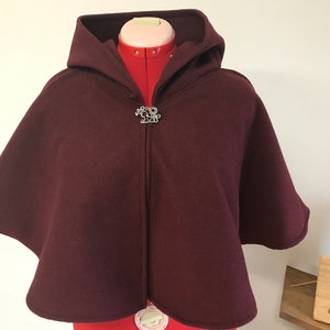 Red hood, medieval hood, hood, short hooded cape, capelet, capulet, houppelande, pilgrime, bonnet, wool hood, cape image 3