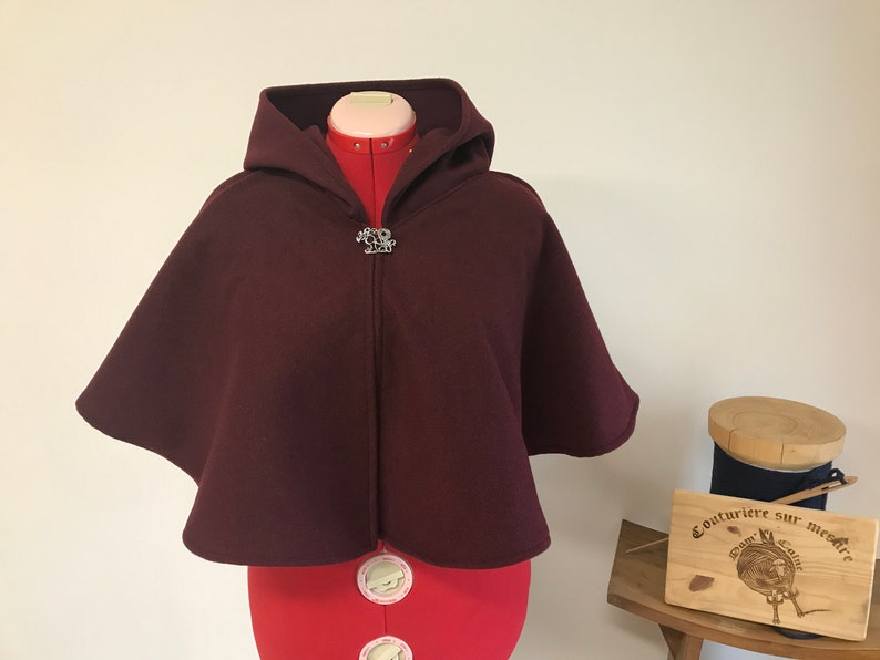 Red hood, medieval hood, hood, short hooded cape, capelet, capulet, houppelande, pilgrime, bonnet, wool hood, cape image 2