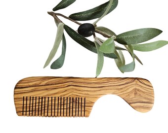 Olive wood comb (8095)