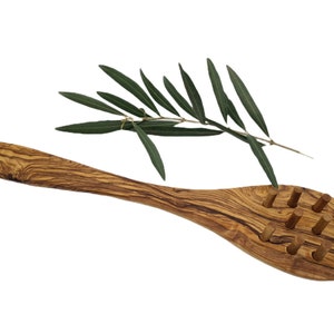 Olive wood spaghetti spoon (6142)