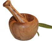 Natural bulging round mortar 8.5 cm and its olive wood pestle (6405)