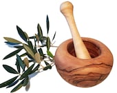 12 cm bulging round mortar and olive wood pestle (6404)