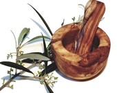 Flat edge mortar 6 cm and olive wood pestle (6399)