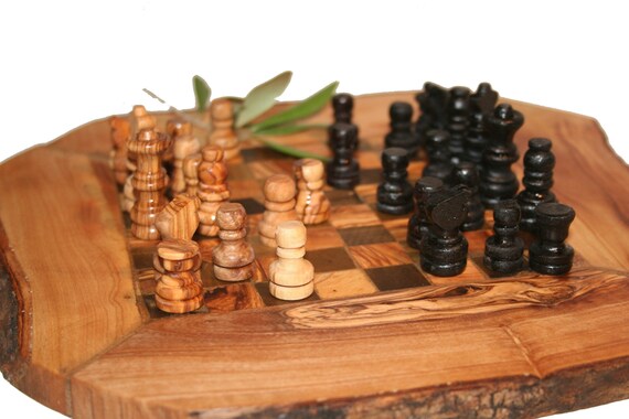 8106 Olive wood chess game
