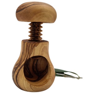 casse noix en bois d olivier