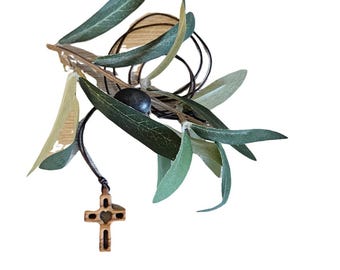 Perforated cross with olive wood heart (8068)