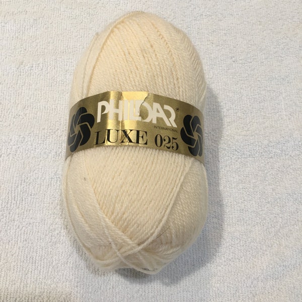 Phildar Luxe 025 (Vintage) Price is per 1 Skein -Off White Color (323R248) - 50 Gram (1.76 ounces) - Machine Washable