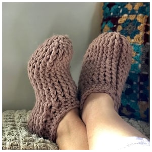 Chunky Slipper Socks FOR WOMEN, Handmade Home Boots, Crochet House Shoes, Boho Slippers, Warm Indoor Booties, Gift For Her