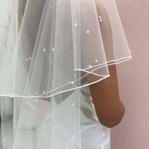 Pencil Edge Veil with Pearls, Bridal Bridal Veil, Hip Lenght Two Tier Wedding Veil with Corded Edge