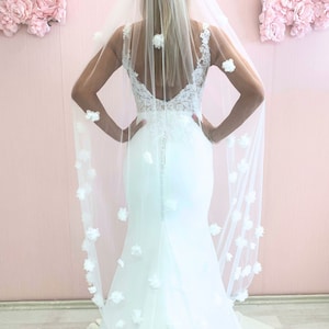 Petal Flower Wedding Veil, Wedding Veil with Flowers, Petal Wedding Veil, Boho Wedding Veil, Soft Bridal Veil