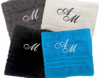 Monogram handdoek, gepersonaliseerde handdoek met initialen, handdoek, badhanddoek, aangepaste handdoeken met monogram, geborduurde handdoek kerstcadeau