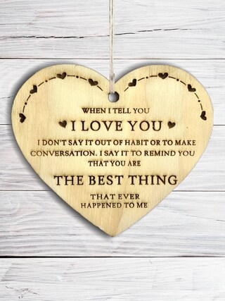 Targa Decorativa A Forma Di Cuore In Legno 10x10 Cm Con Frase 'L'amore è Solo Una Parola' - Regalo Sentimentale Per Famiglia
