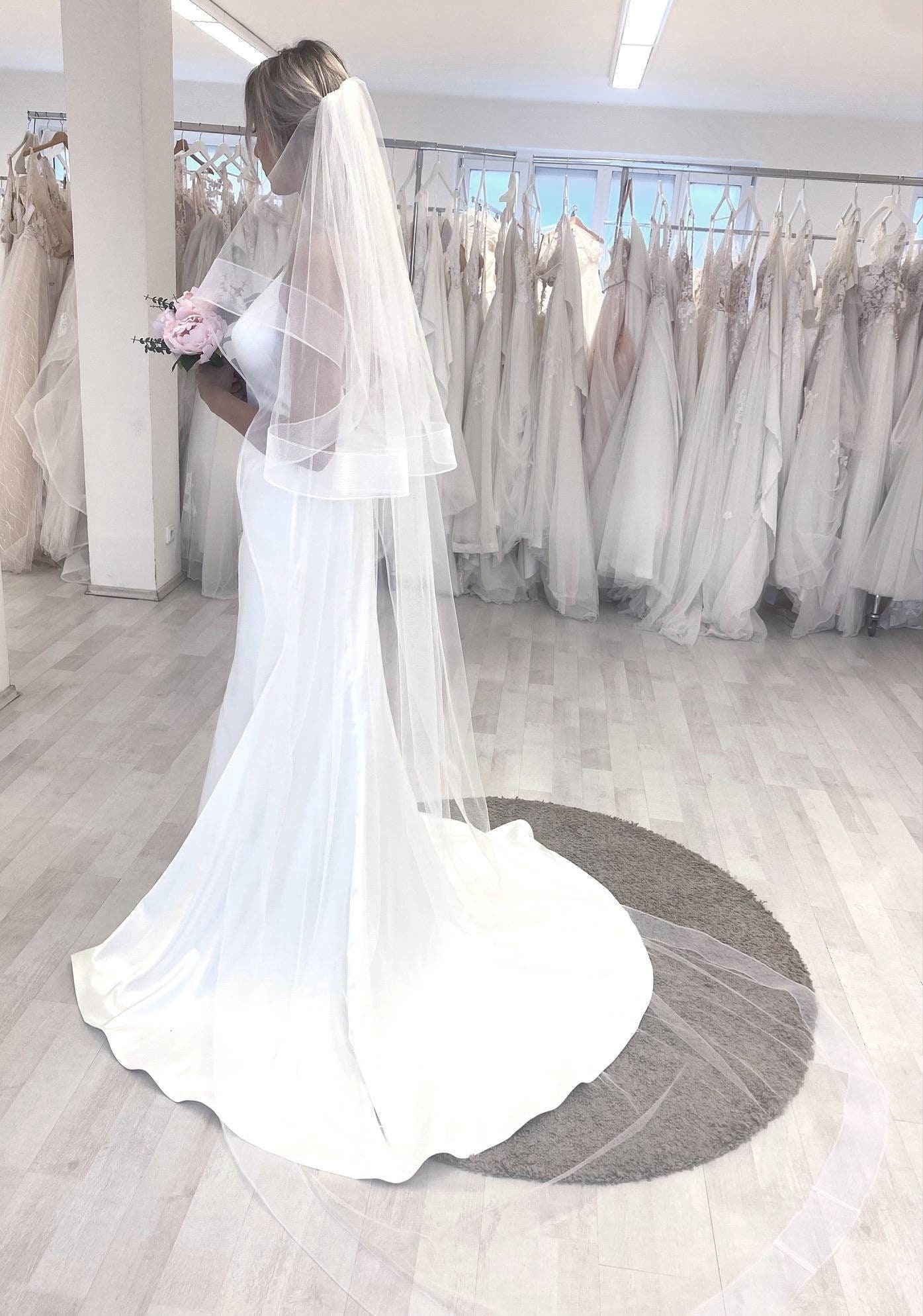?White wedding veil. Ivory Wedding Veils | wed2b main image 4