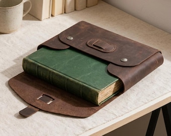 Pochette de livre en cuir personnalisée, couverture de livre de voyage, protège-livre à monogramme, couverture de livre en cuir, cadeau de lecture, cadeau personnalisé pour amoureux des livres