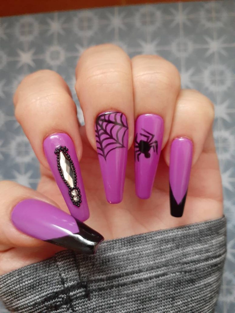 Halloween-Press On Nails-Hand Painted-Purple Spider Nails | Etsy