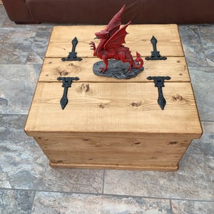 Pirate chest 2024 coffee table