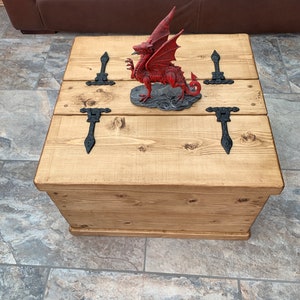 Coffee table trunk storage chest oak pine solid wood rustic chunky