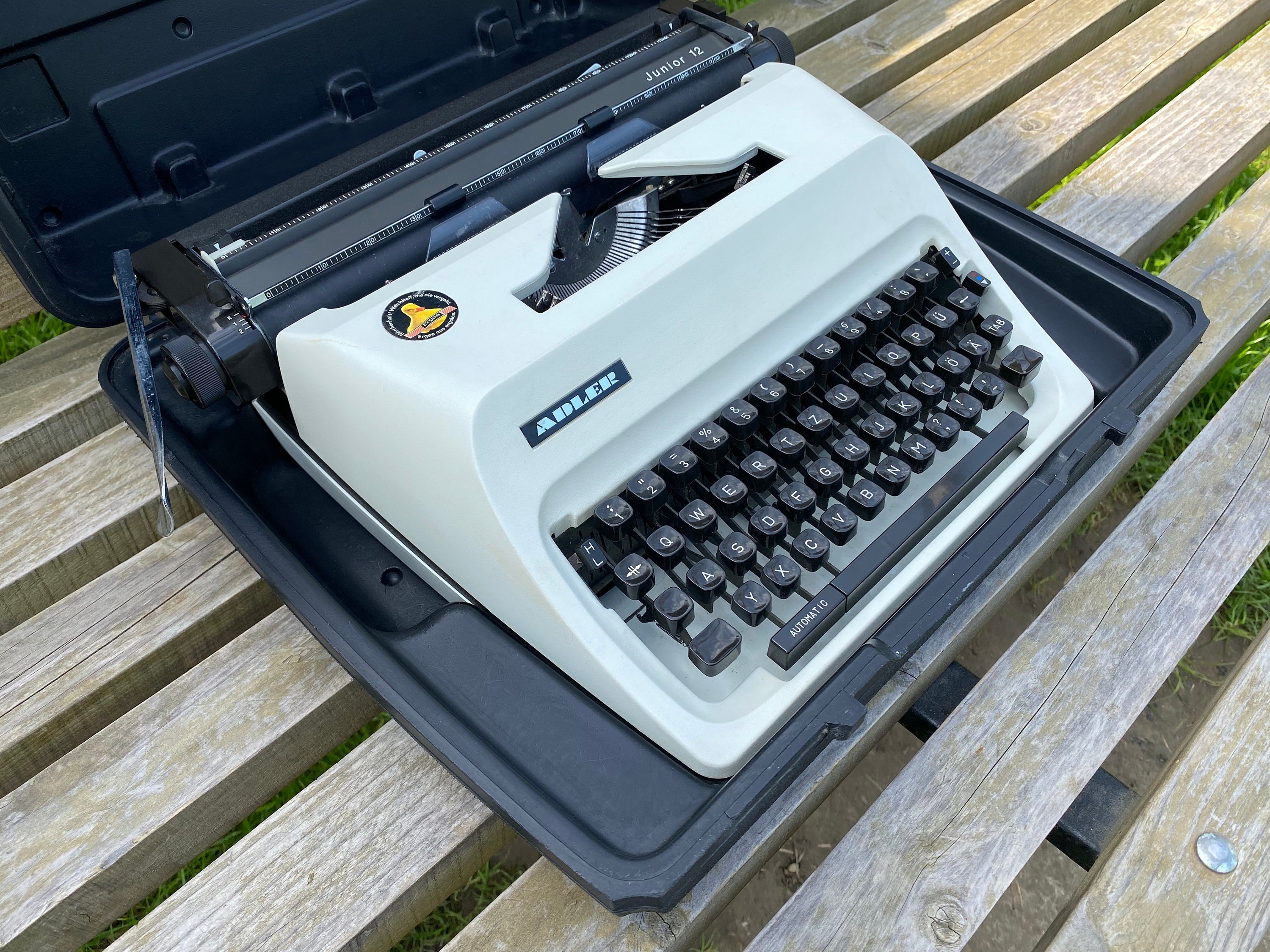 ADLER レトロ　タイプライター　アデリア　アンティーク ヴィンテージ アドラー ジュニア 12 タイプライター、1970年代、動作