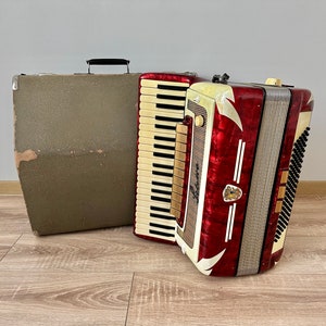Vintage Like New Siletta full size piano accordion, 120 Bass, Professional Concert Piano Accordion, 11+3 Register, Made Germany, Case, VIDEO