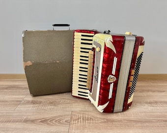 Vintage Like New Siletta full size piano accordion, 120 Bass, Professional Concert Piano Accordion, 11+3 Register, Made Germany, Case, VIDEO