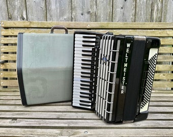 Professional Weltmeister S5 accordion, Cassotto, Weltmeister Supita, 120 Bass, 41 key, 5 voices, 13+5 registers, New straps, Case, VIDEO