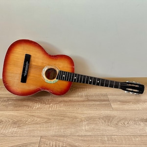 Vintage Gitarre UdSSR, Klassische Gitarre, Länge 100 cm, Hölzerne Gitarre, Altes Musikinstrument, Retro Holzinstrument, Akkustische Gitarre