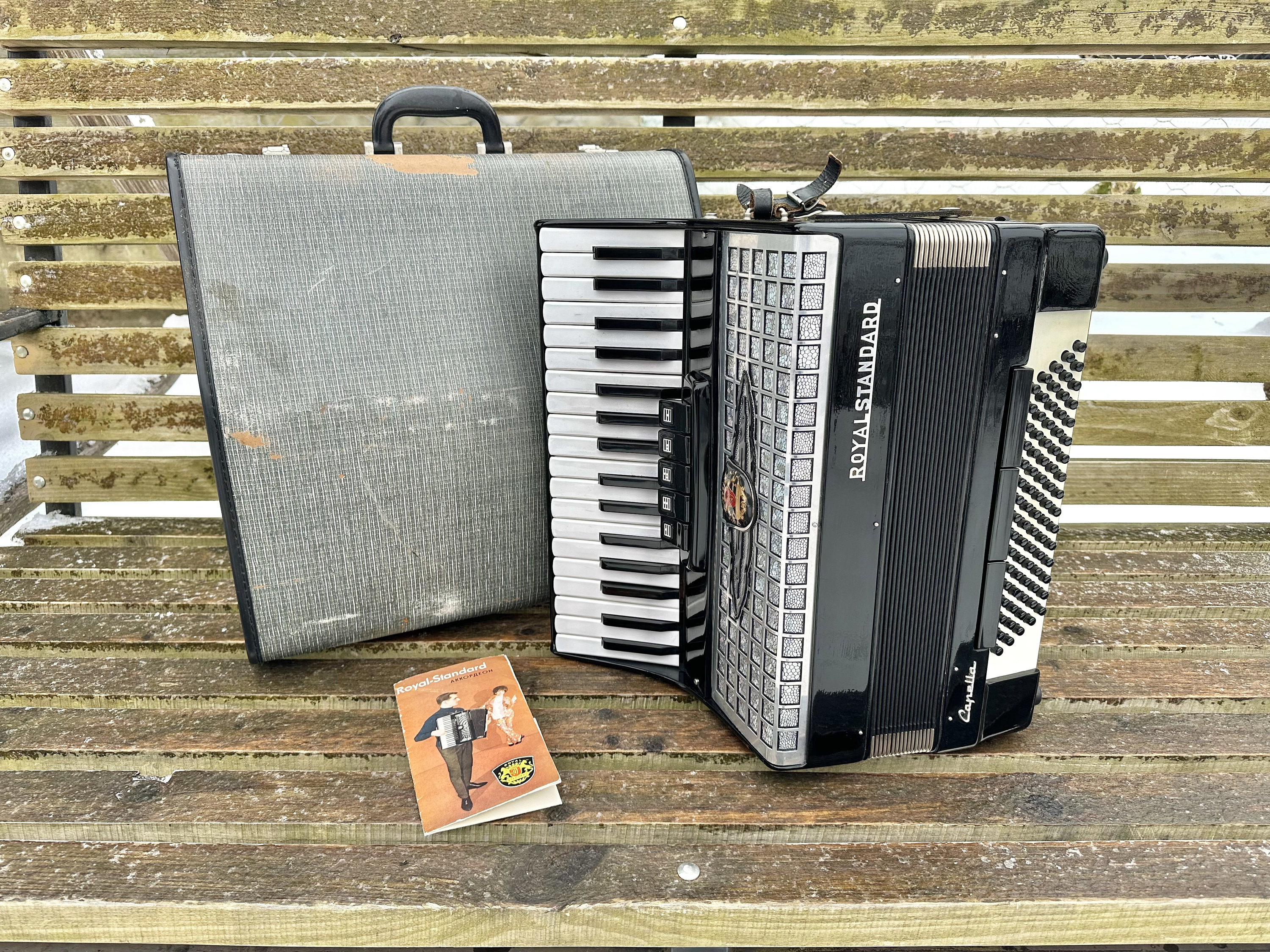 New Royal Standard Capella Accordion, 80 Bass, 3 Voices, 5+3