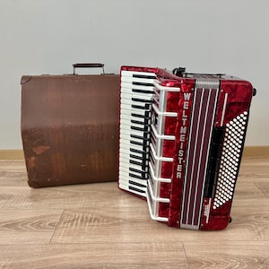 Weltmeister Amigo accordion, 120 Bass, 4 voice, 11+5 registers, Germany accordion, 4/4 accordion, Accordian, Great sound, New Straps, VIDEO