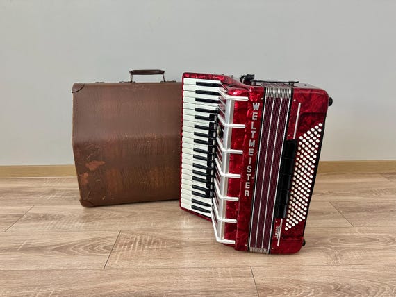 Weltmeister Amigo Accordion, 120 Bass, 4 Voice, Germany, New