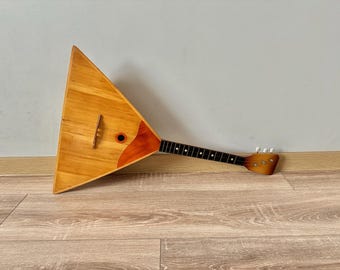 1960 年代のロシアのバラライカ。ロシアの民族楽器。ビンテージ