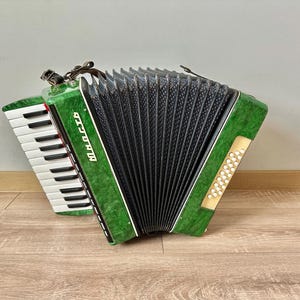 Small russian accordion, Accordion for beginners, 2/4 Russian accordion, 24 Bass, 24 key, 2 voices, Good compression, Accordeon, Sale, VIDEO