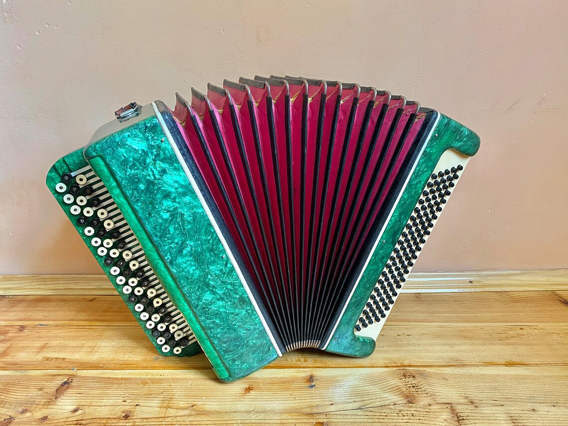 Working Vintage Ukrainian Accordion 100 Bass Bayan Button Etsy Canada