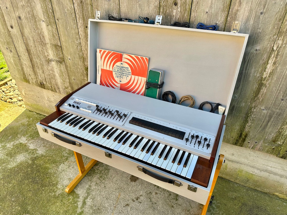 Vintage Ritm 1 Electronic Organ, USSR Synthesizer, Rhythm Machine, foto 3 di 5
