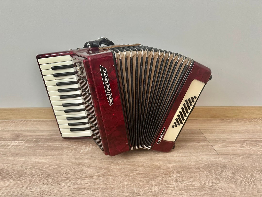 Rare Working Weltmeister Accordion, 1/2 Accordion, 32 Bass, 26