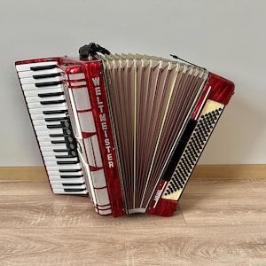 Weltmeister Amigo accordion, 120 Bass, 3 voice, 5+3 registers, Germany accordion, 4/4 accordion, Accordian, Great sound, New Straps, VIDEO