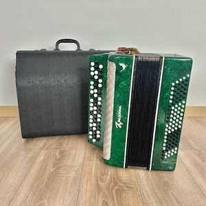 Like New Ukrainian Bayan, Kreminne accordion, 100 bass, Russian Bayan, Button accordion, USSR Accordion, Soviet bayan, Stradella, Case,VIDEO