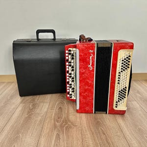 Russian Bayan, Unison accordion, 100 bass, Ukranian Bayan, Button accordion, USSR Accordion, Soviet bayan, Stradella, Case, VIDEO