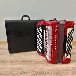 Weltmeister Grandina, 5 Row accordion, 120 Bass, 4 voices, Professional Accordion, 11+5 Registers, New Straps, Concert accordion 4/4, VEDEO